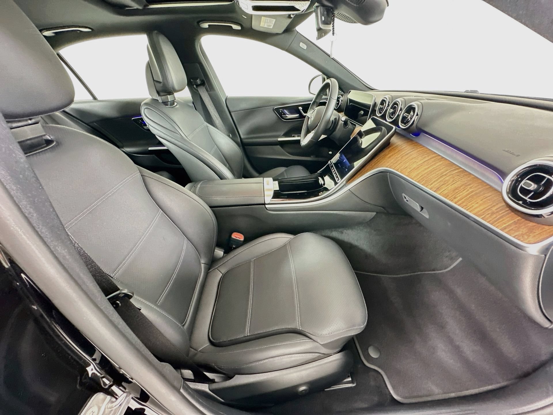 Certified 2025 Mercedes-Benz C 300 Sedan image 28