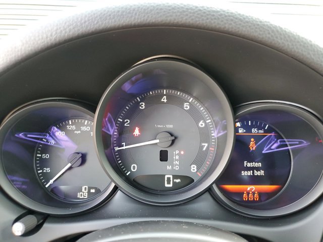 Used 2025 Porsche Macan image 34