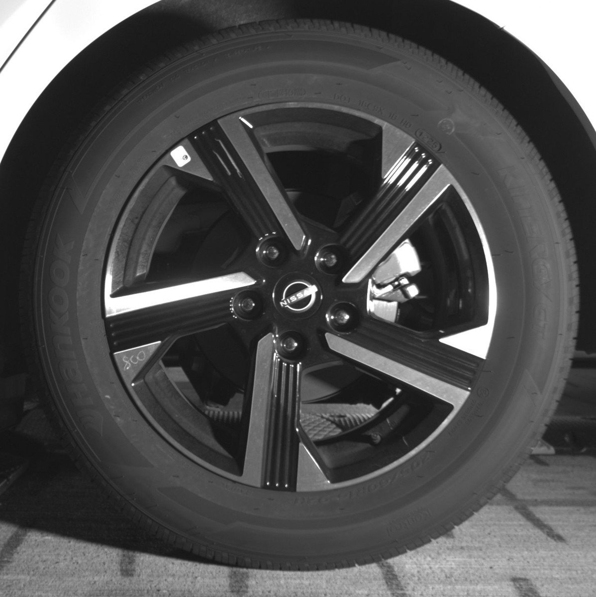 Used 2025 Nissan Sentra SV image 14