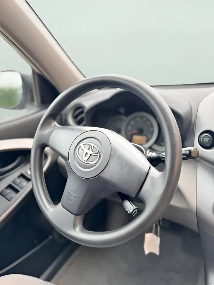 Used 2007 Toyota RAV4 2WD image 25