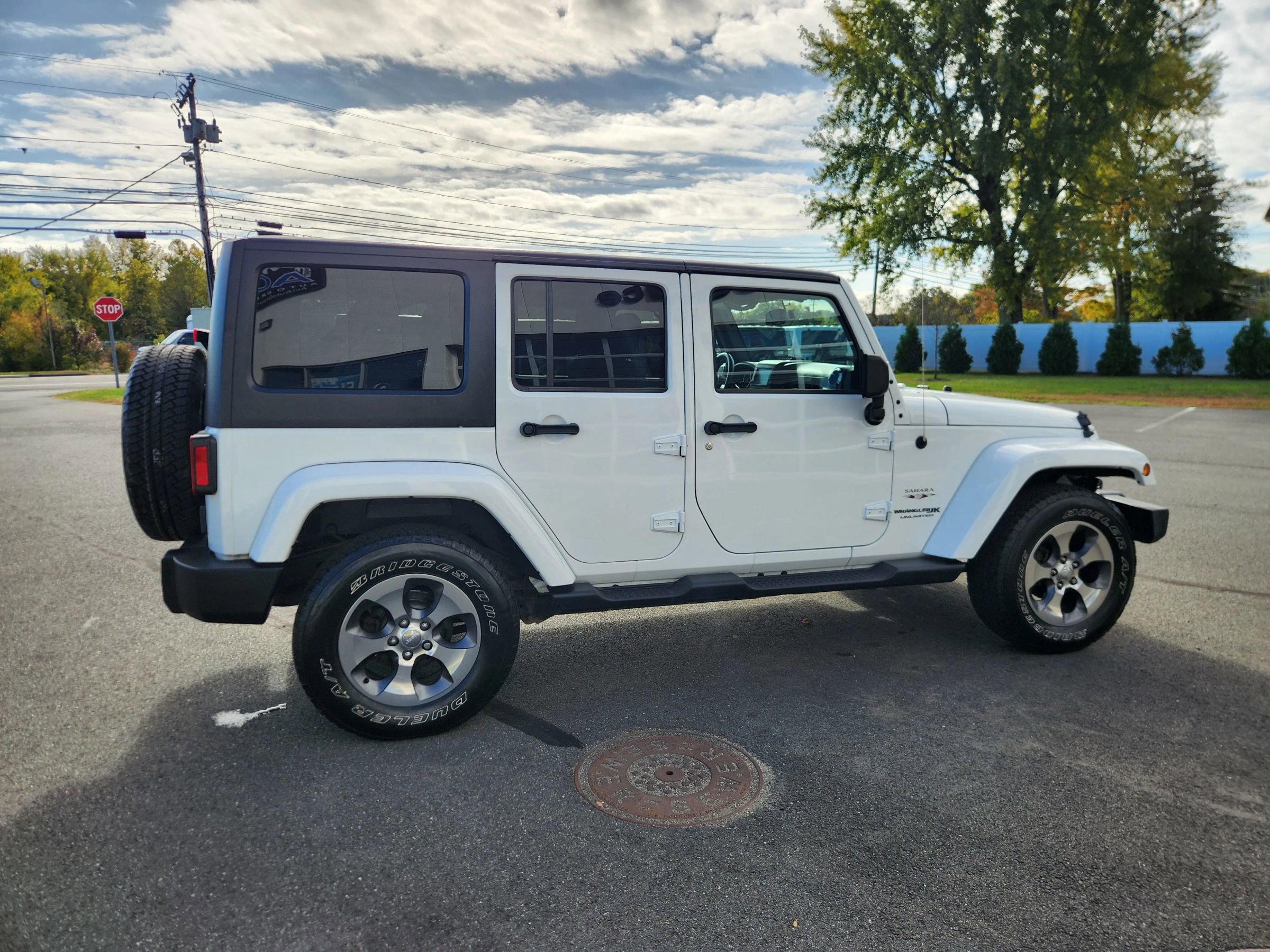Used 2018 Jeep Wrangler Unlimited Sahara image 16