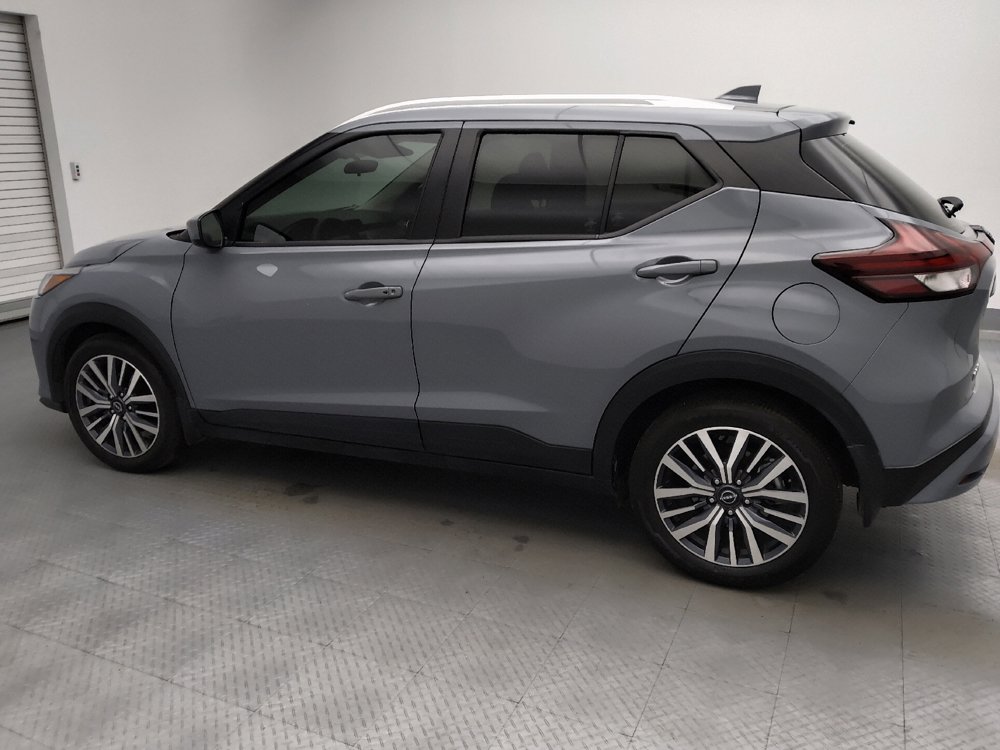 Used 2024 Nissan Kicks SV image 3