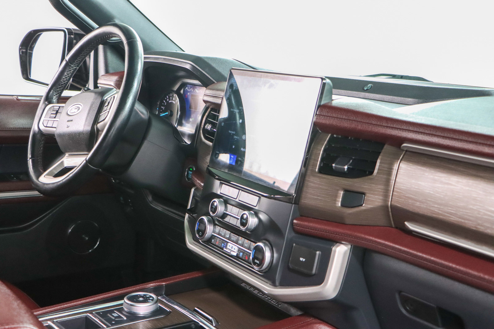 Used 2022 Ford Expedition Limited image 27