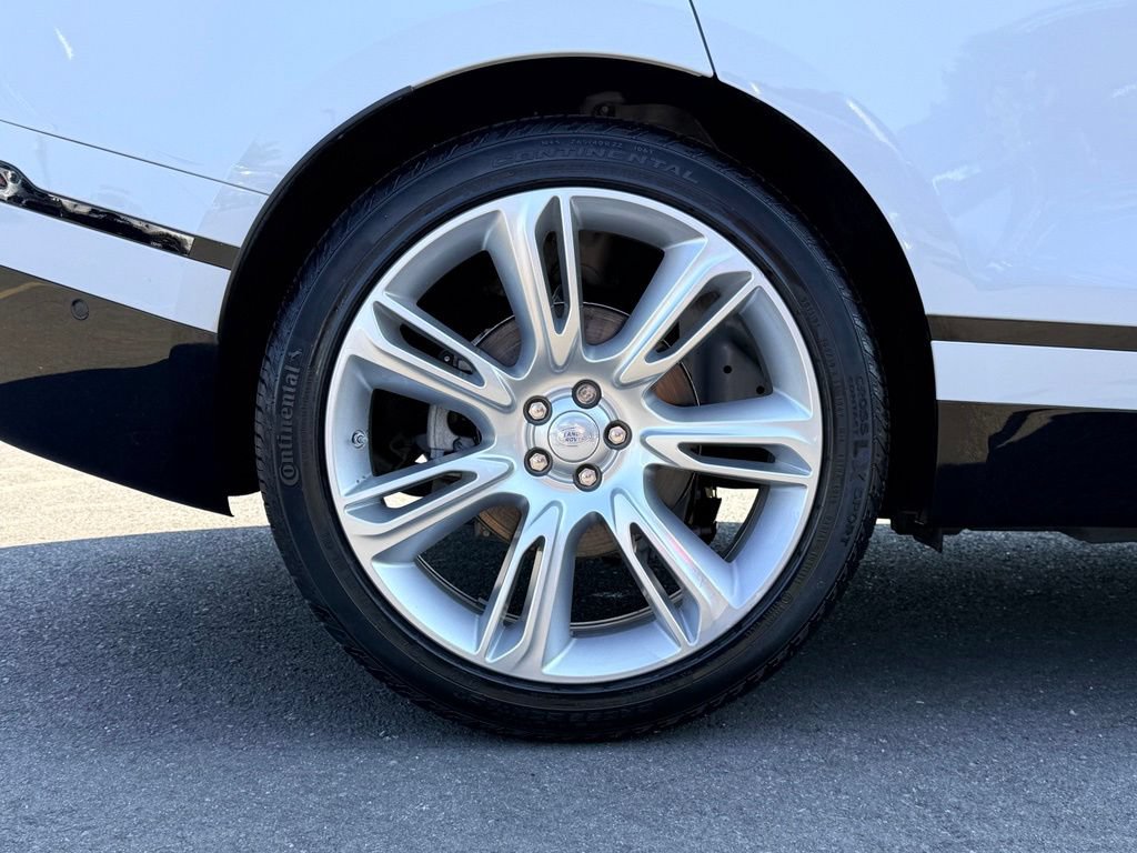 Used 2019 Land Rover Range Rover Velar R-Dynamic HSE AWD/4WD image 34