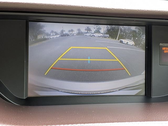 Used 2016 Lexus ES 350 w/ Luxury Package w/Wood Trim image 21