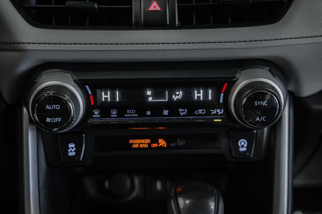 Used 2022 Toyota RAV4 XLE image 16