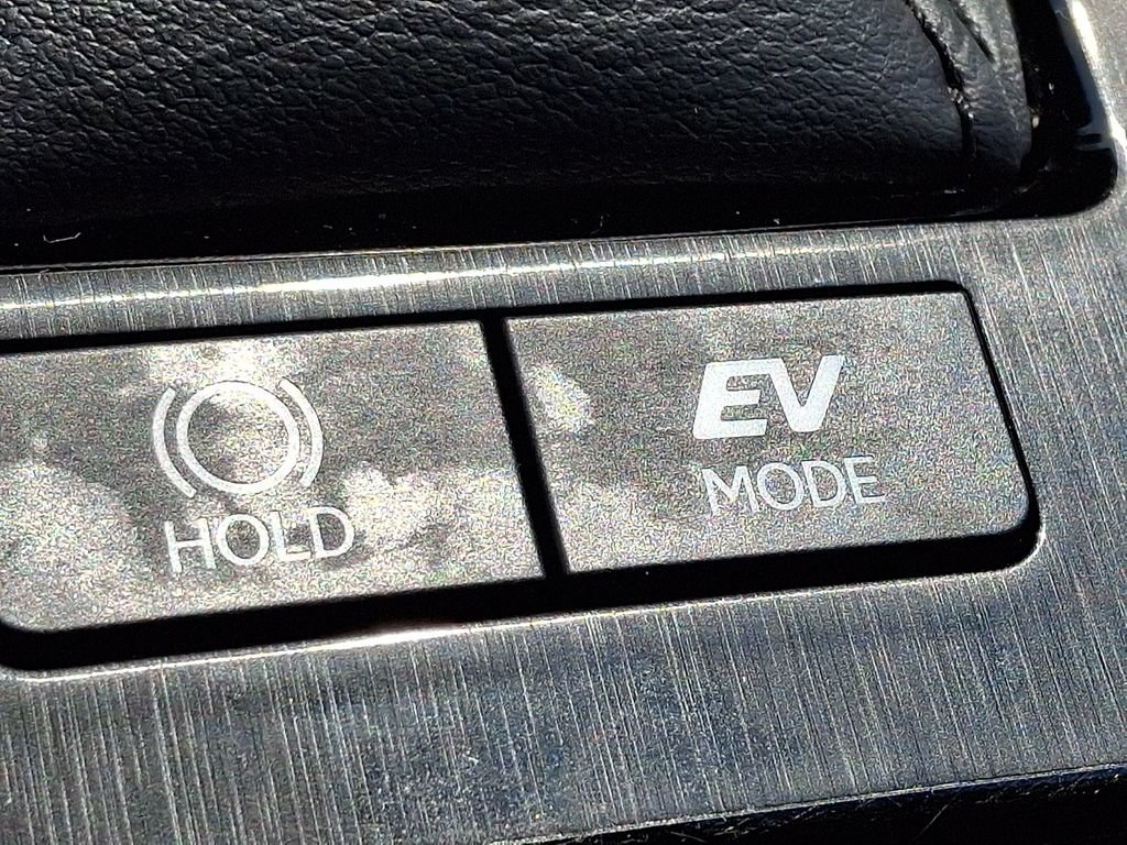Used 2025 Lexus ES 300h w/ Premium Package FWD image 25