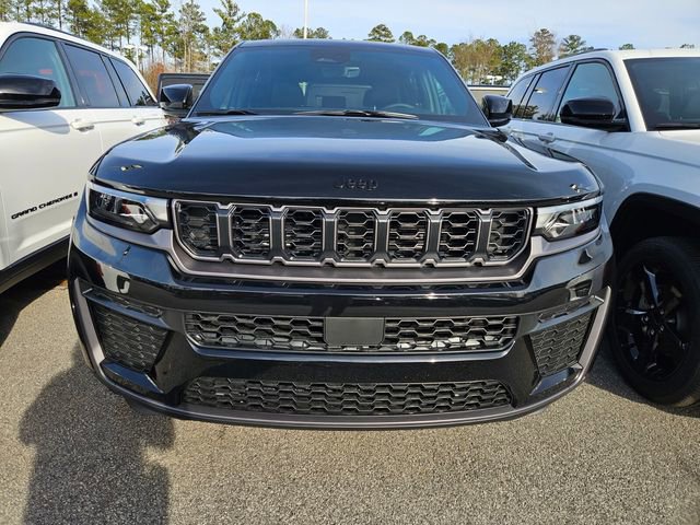 New 2026 Jeep Grand Cherokee Altitude RWD image 2