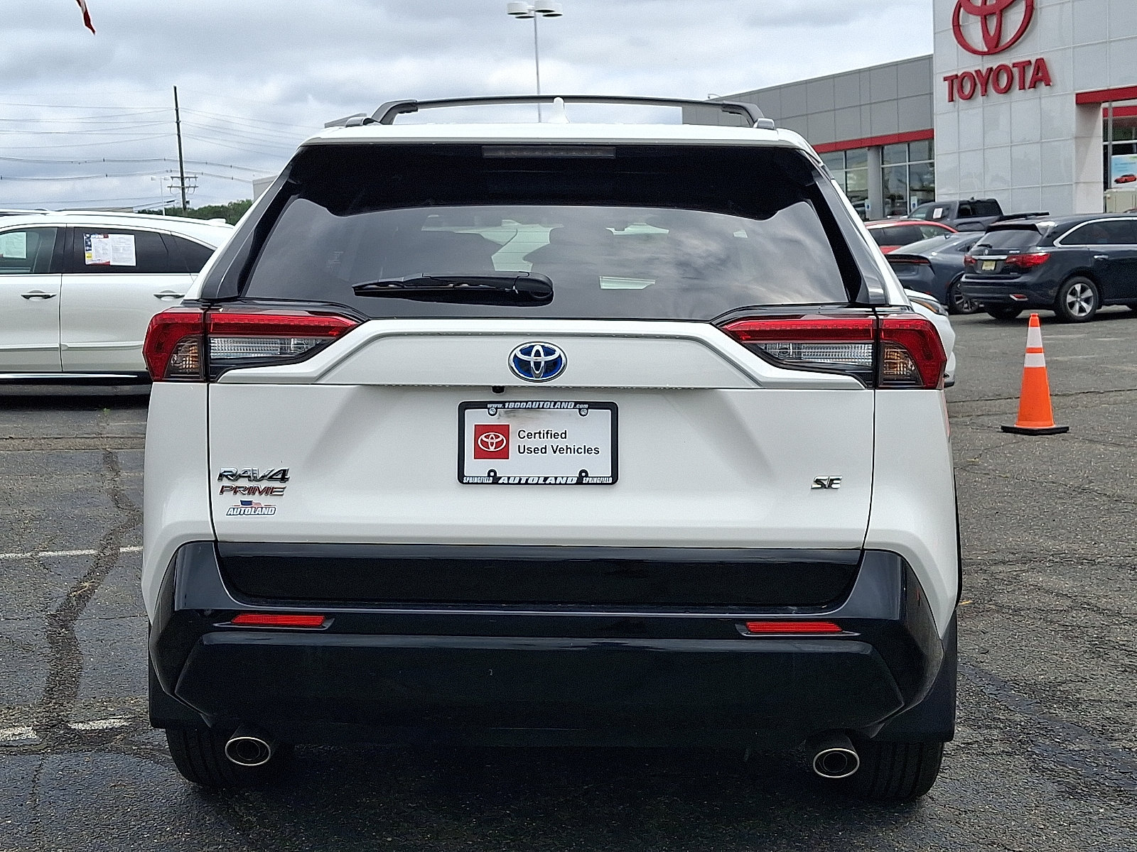 Used 2023 Toyota RAV4 SE w/ Weather & Moonroof Package AWD/4WD image 6
