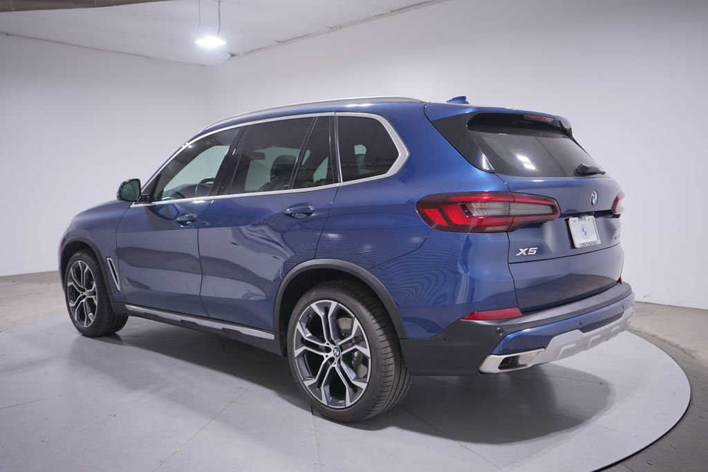 Used 2023 BMW X5 sDrive40i w/ Parking Assistance Package image 3
