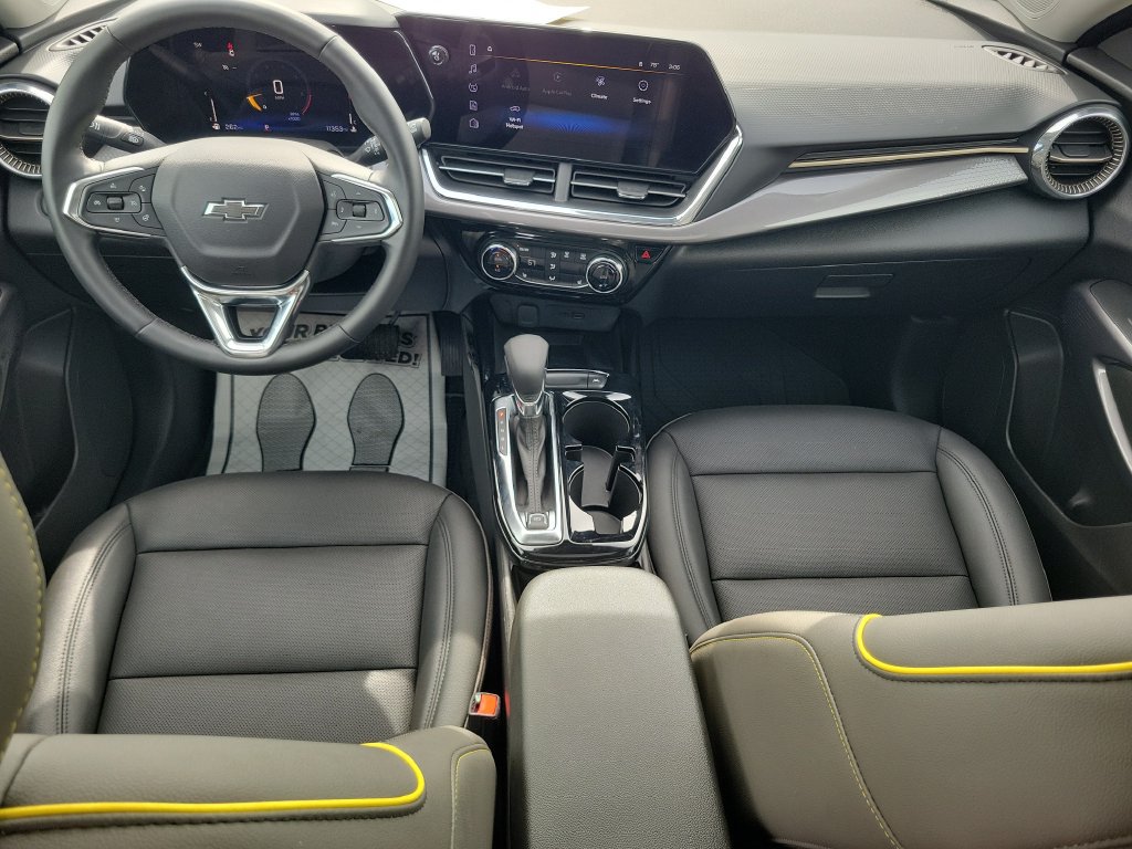 Used 2025 Chevrolet Trax ACTIV w/ Sunroof Package FWD image 33