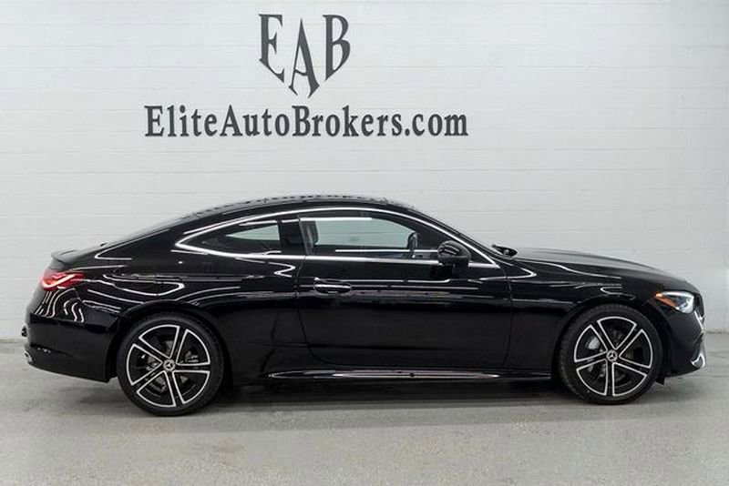 Used 2025 Mercedes-Benz CLE 300 4MATIC Coupe image 5