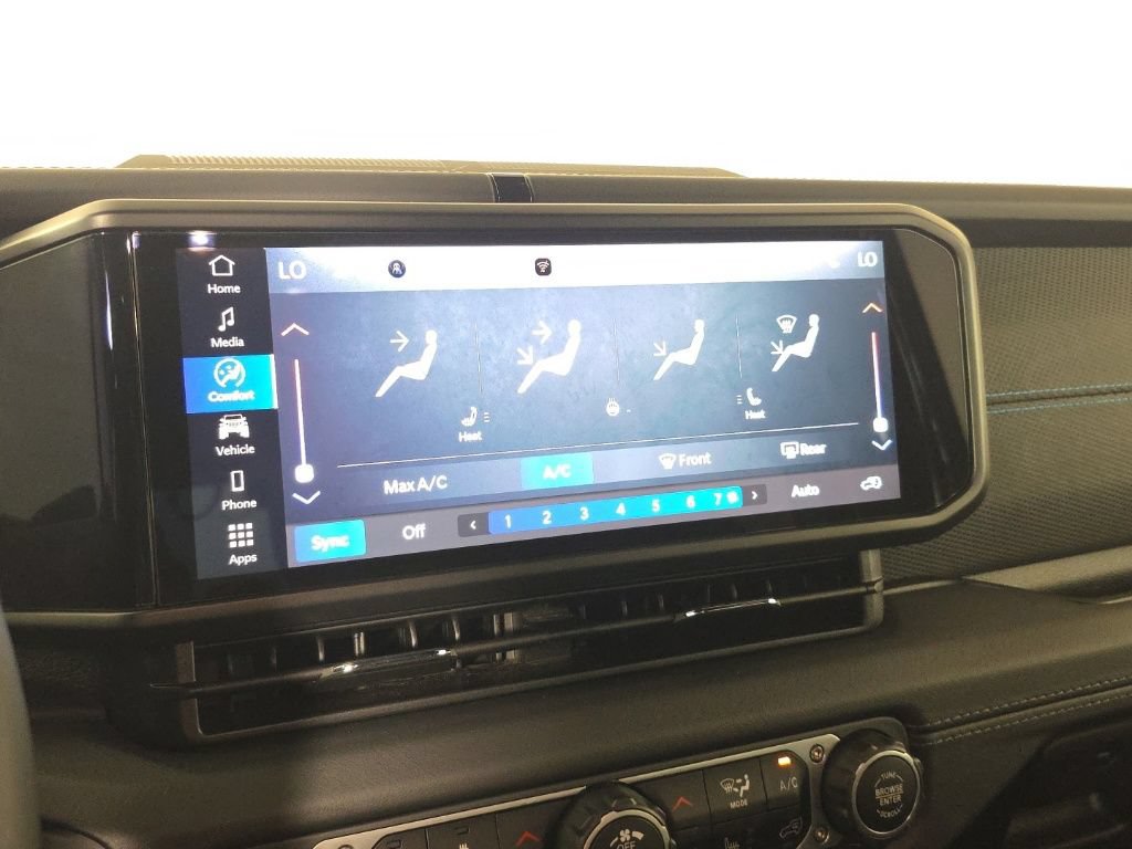 Certified 2025 Jeep Wrangler Unlimited Rubicon 4xe w/ Convenience Group AWD/4WD image 19