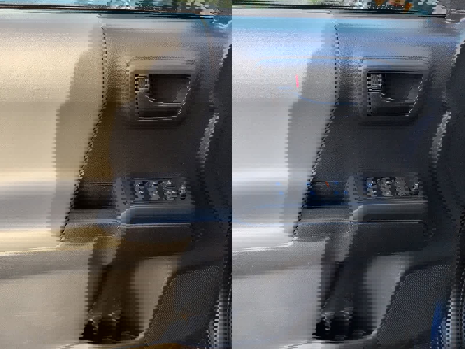 Used 2023 Toyota Tacoma SR image 11