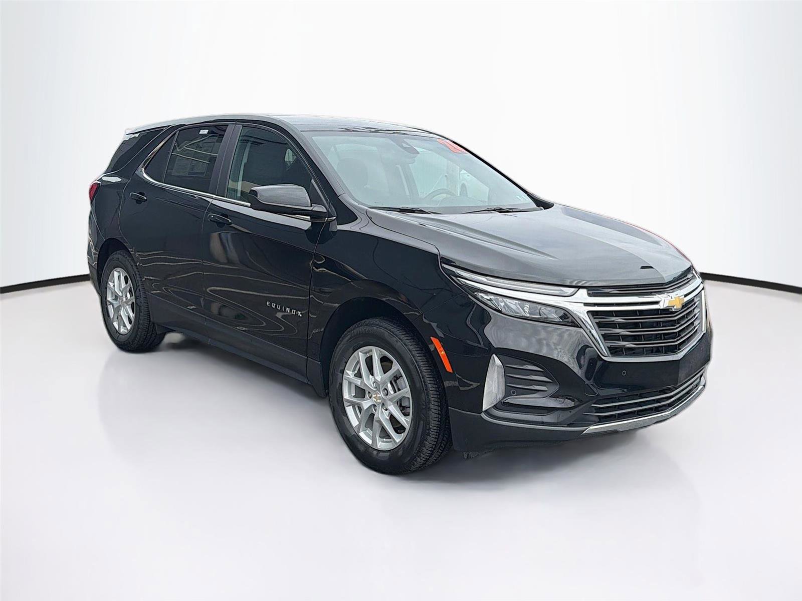 Used 2024 Chevrolet Equinox LT image 1