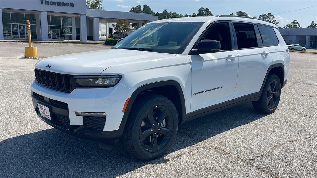 New 2025 Jeep Grand Cherokee L Limited w/ Black Appearance Package image 3