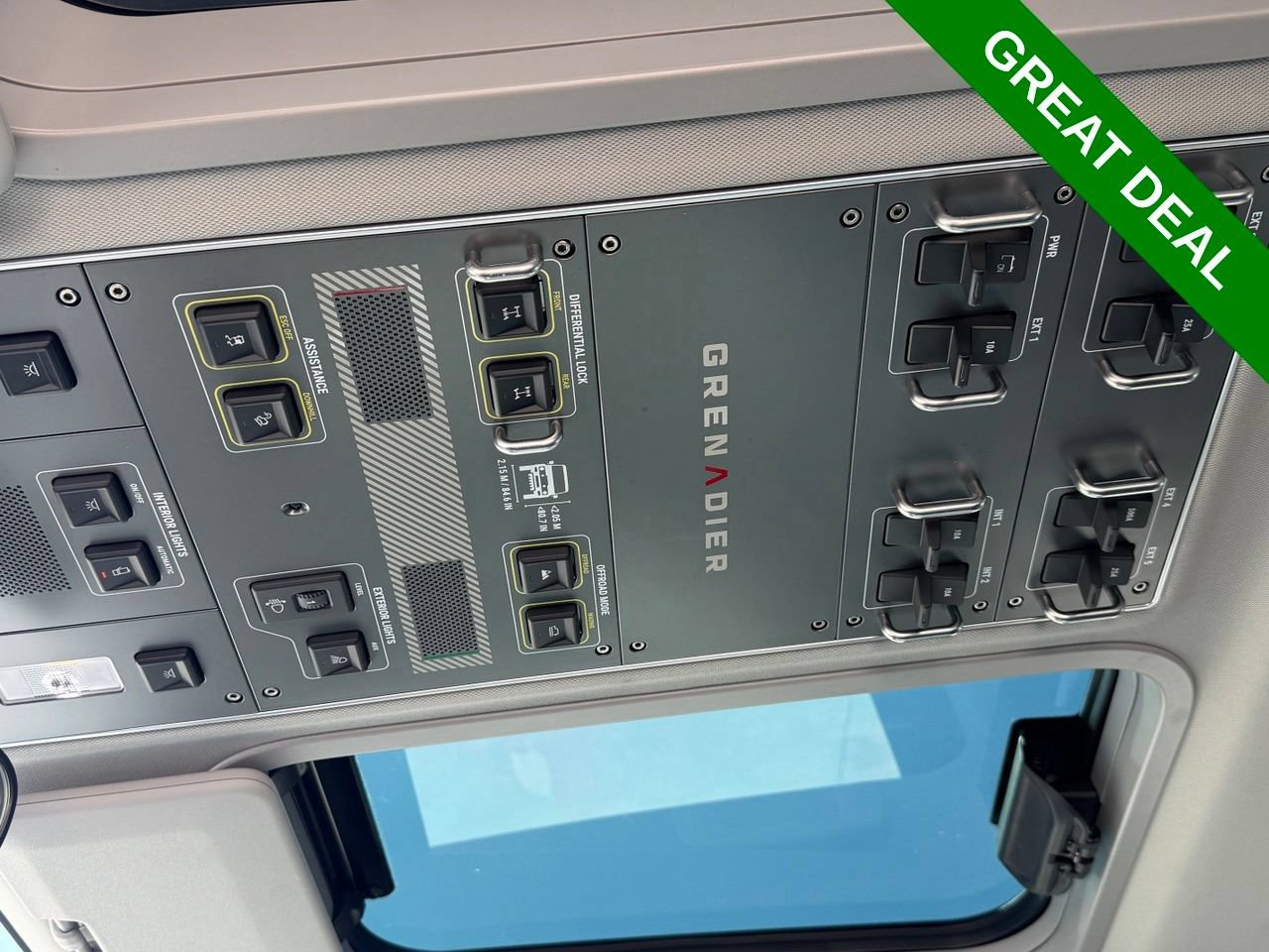 Used 2024 INEOS Grenadier Station Wagon AWD/4WD image 34