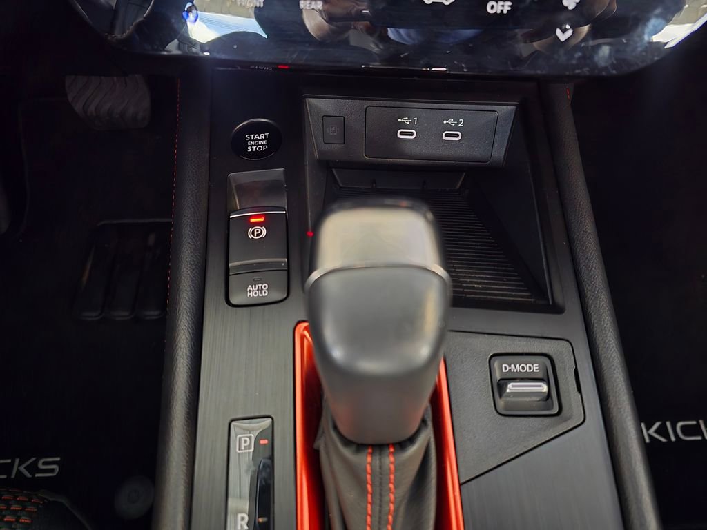 Used 2025 Nissan Kicks SR FWD image 37