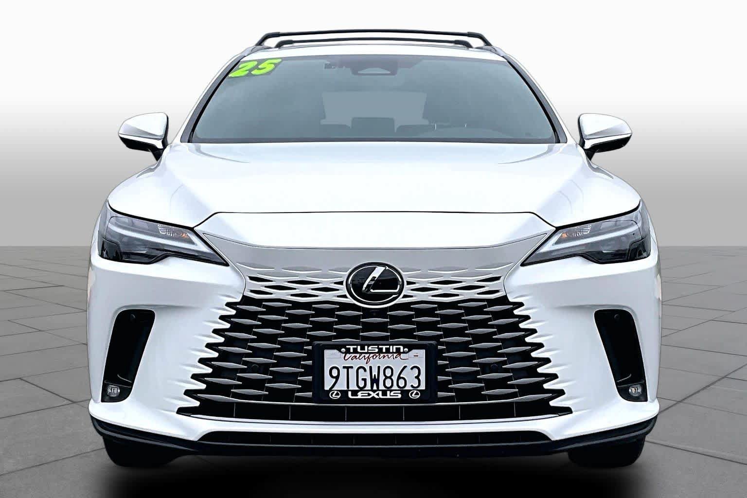 Used 2025 Lexus RX 350h w/ Convenience Package AWD/4WD image 4
