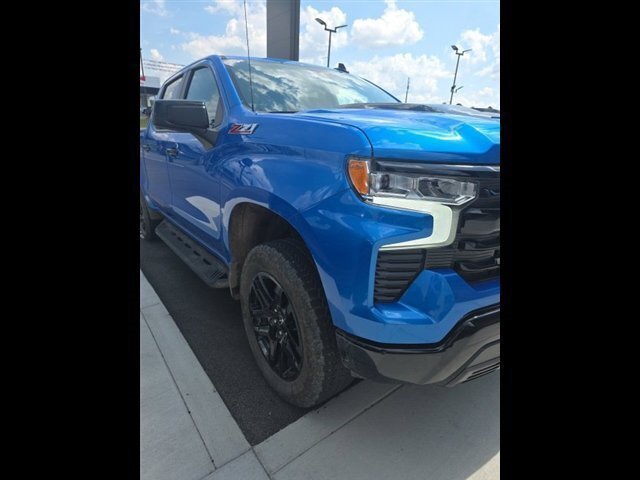 Used 2025 Chevrolet Silverado 1500 LT Trail Boss w/ Convenience Package II AWD/4WD image 15