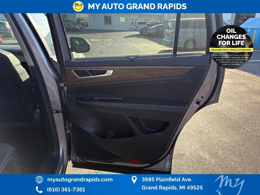 Used 2024 Volkswagen Atlas SE image 13