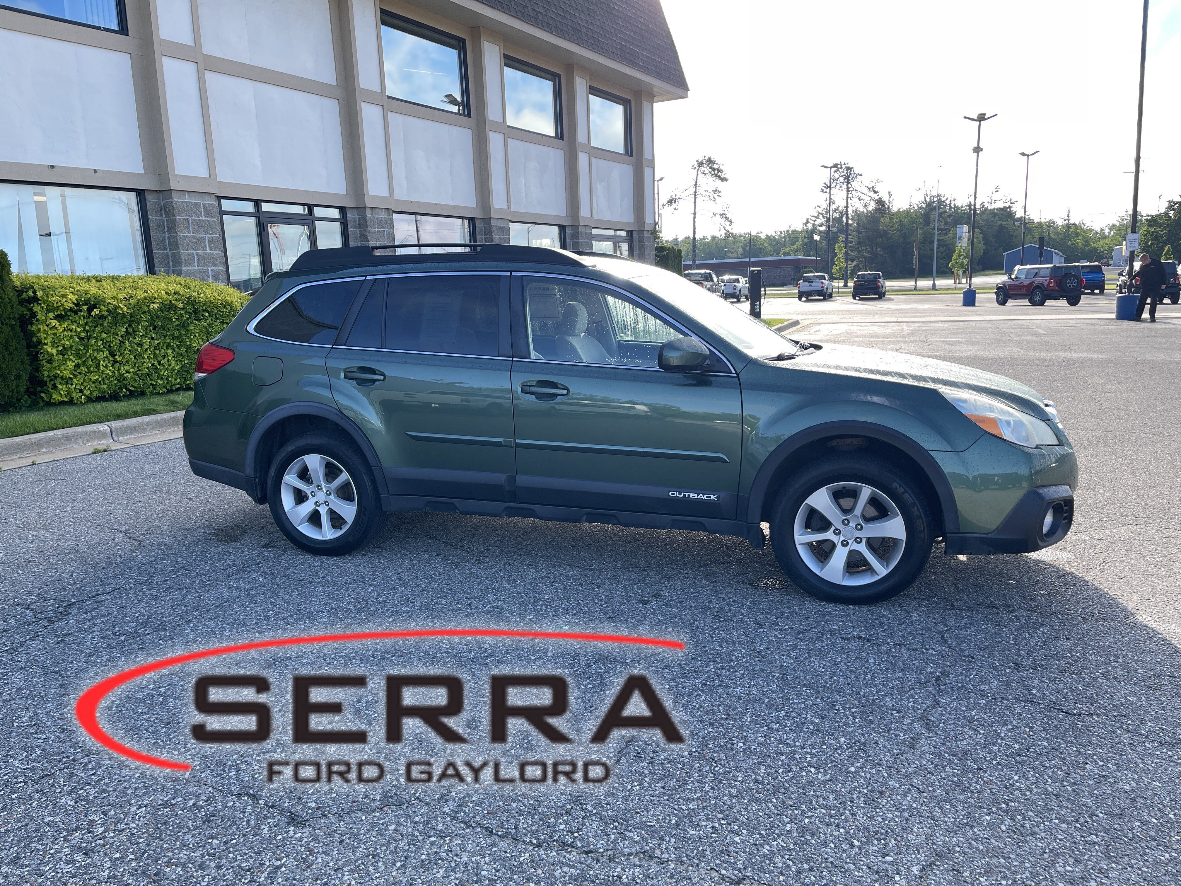 Used 2014 Subaru Outback 2.5i Premium w/ Accessory Value Package (OYW) AWD/4WD image 1