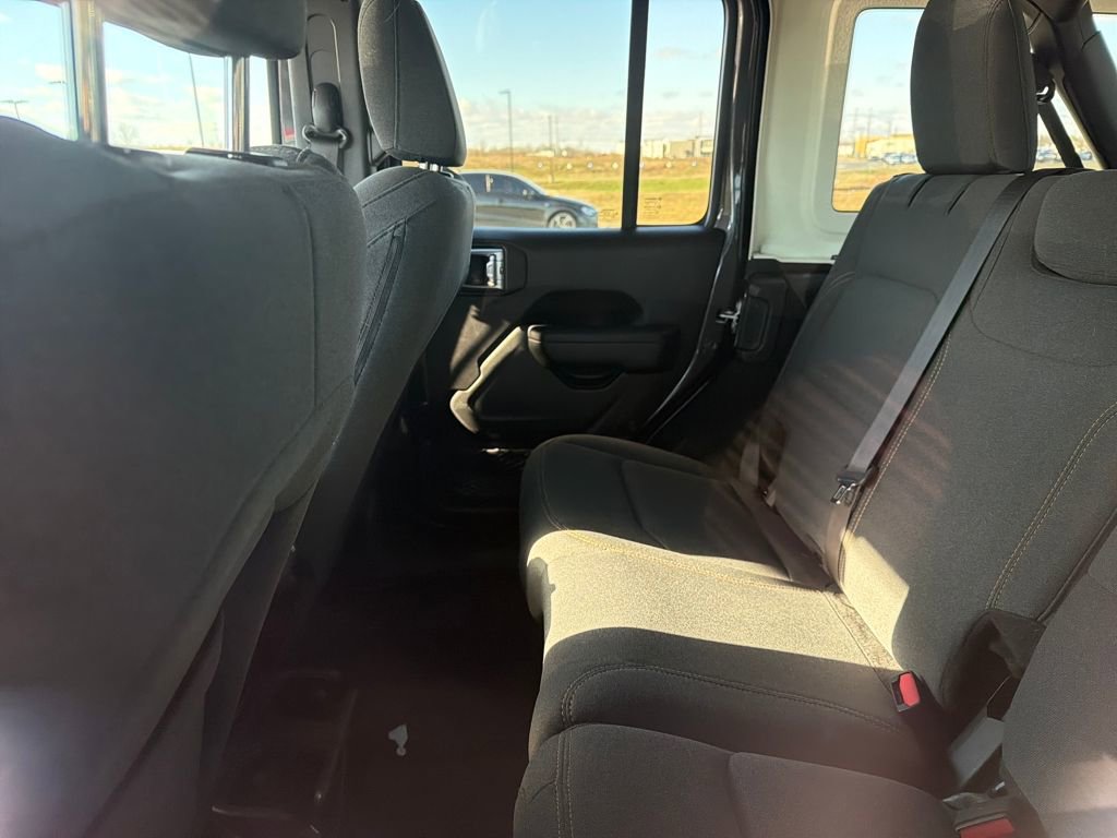 Used 2024 Jeep Wrangler Sport S image 13