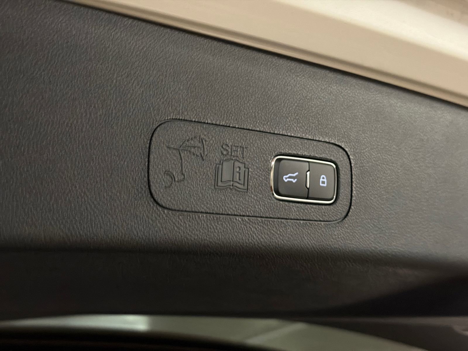 New 2026 Lincoln Aviator AWD image 9