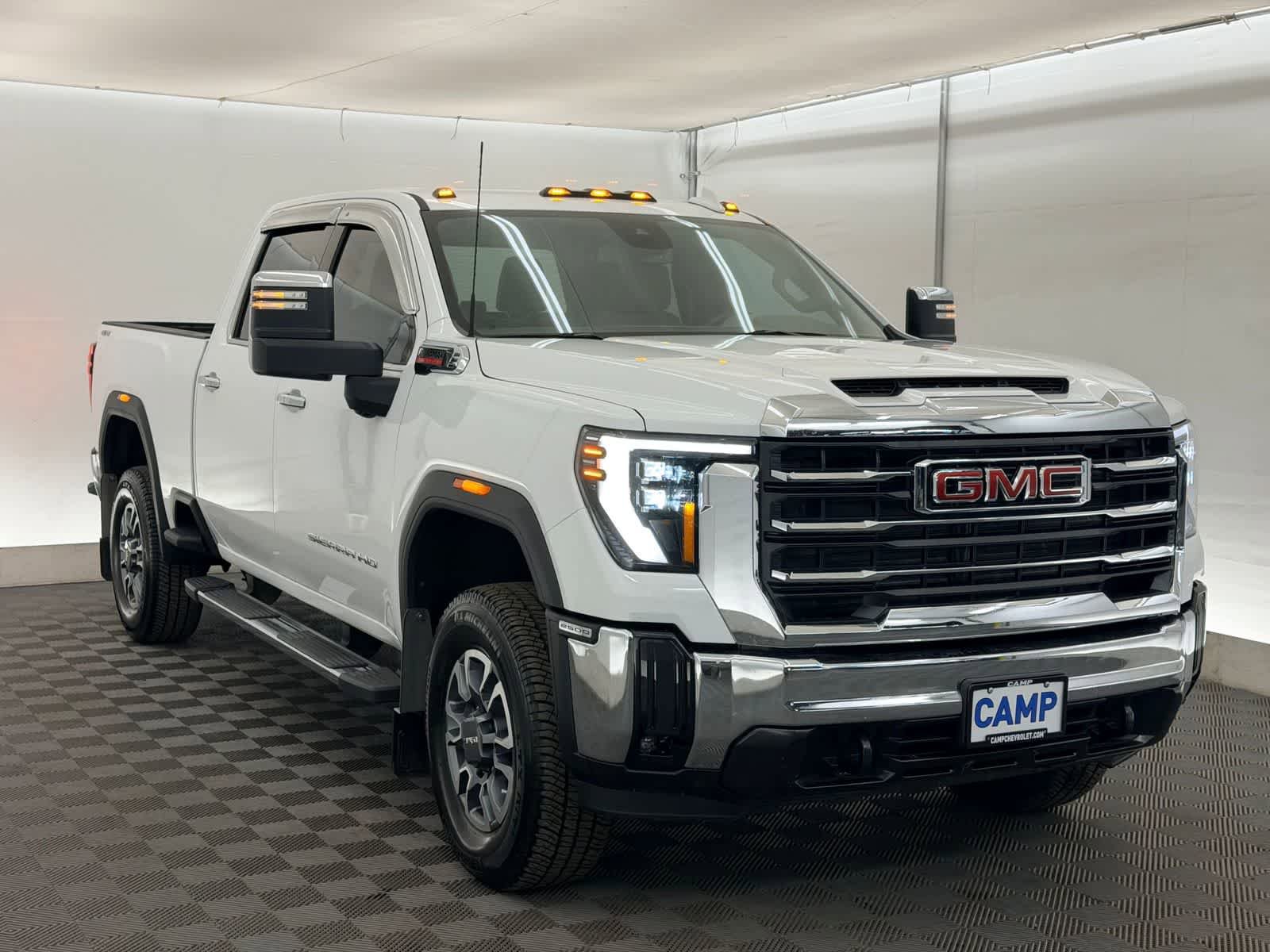 Used 2024 GMC Sierra 2500 SLT w/ SLT Convenience Package image 8