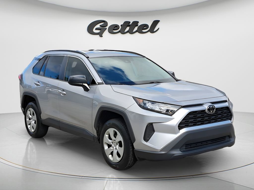 Used 2021 Toyota RAV4 LE video 2