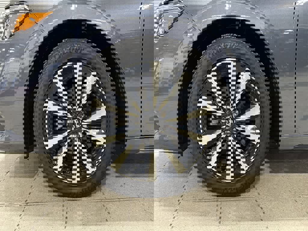 Used 2022 Honda Civic EX-L image 10