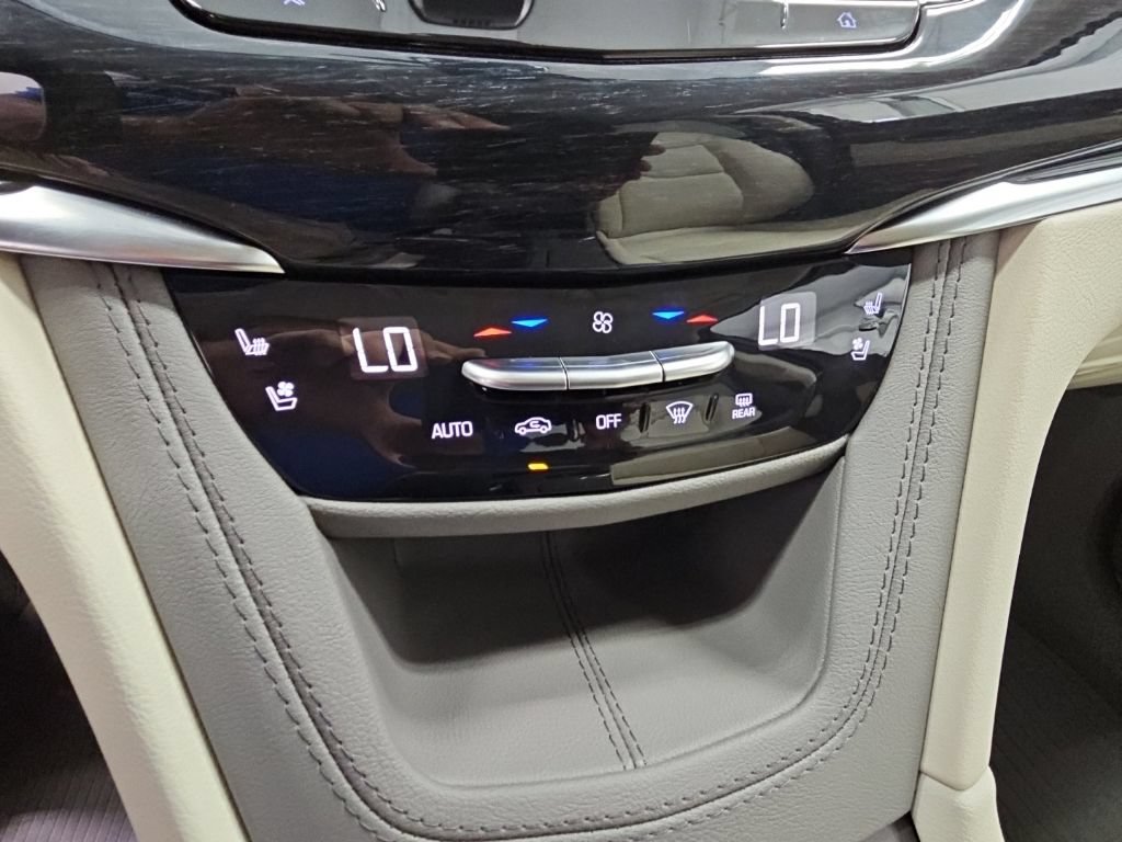 Used 2024 Cadillac XT6 Premium Luxury AWD/4WD image 21