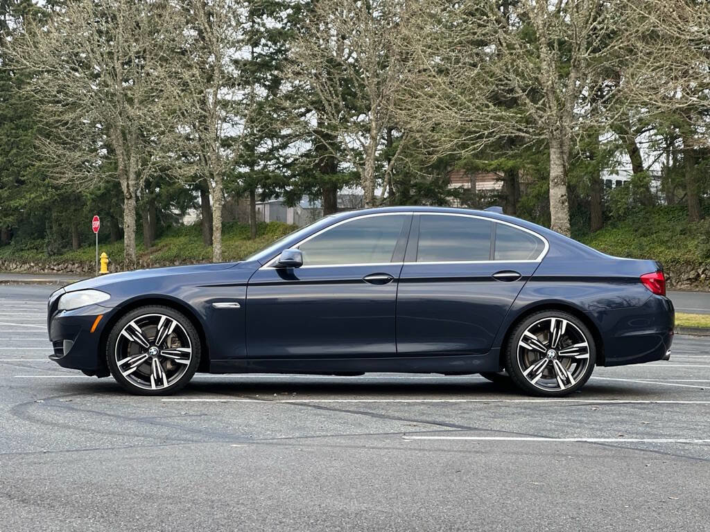 Used 2013 BMW 535i Sedan w/ Technology Pkg image 2
