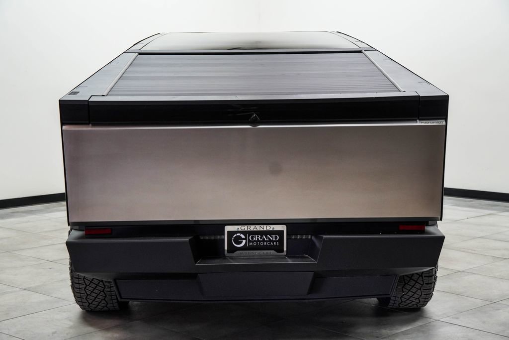 Used 2024 Tesla Cybertruck AWD Crew Cab image 9