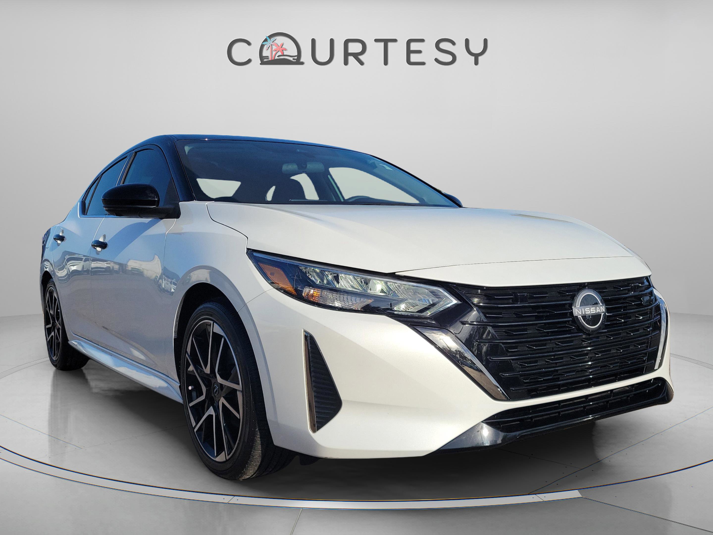 Used 2025 Nissan Sentra SR w/ SR Premium Package image 7