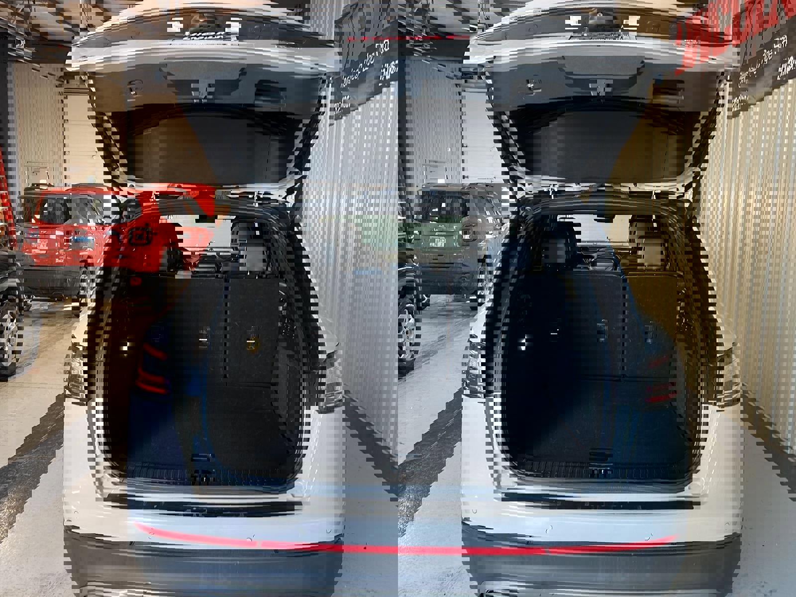 Used 2020 Lincoln Nautilus Standard w/ Equipment Group 101A image 9