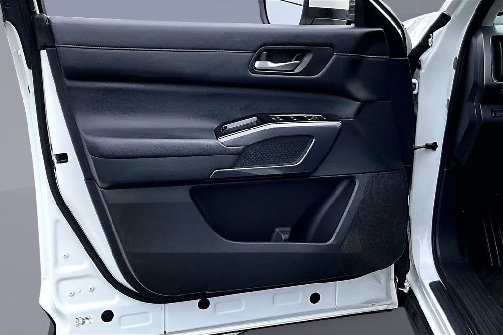 Used 2023 Nissan Pathfinder SL w/ SL Premium Package image 23