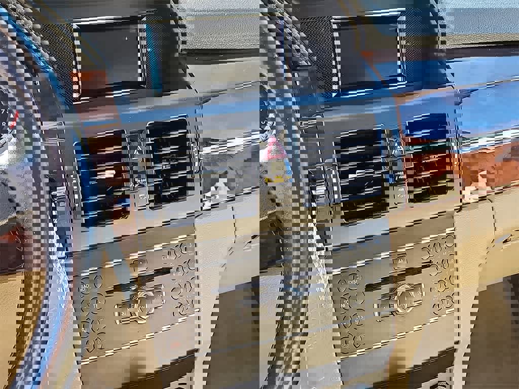 Used 2011 Mercedes-Benz GLK 350 2WD image 15