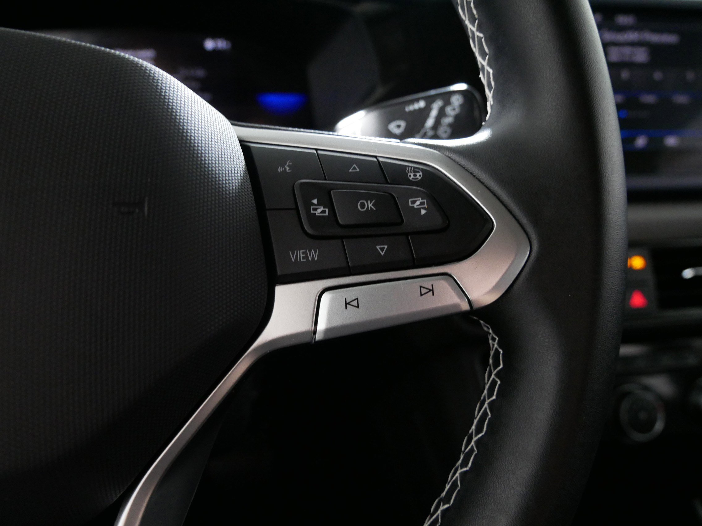 Used 2023 Volkswagen Taos SE image 28