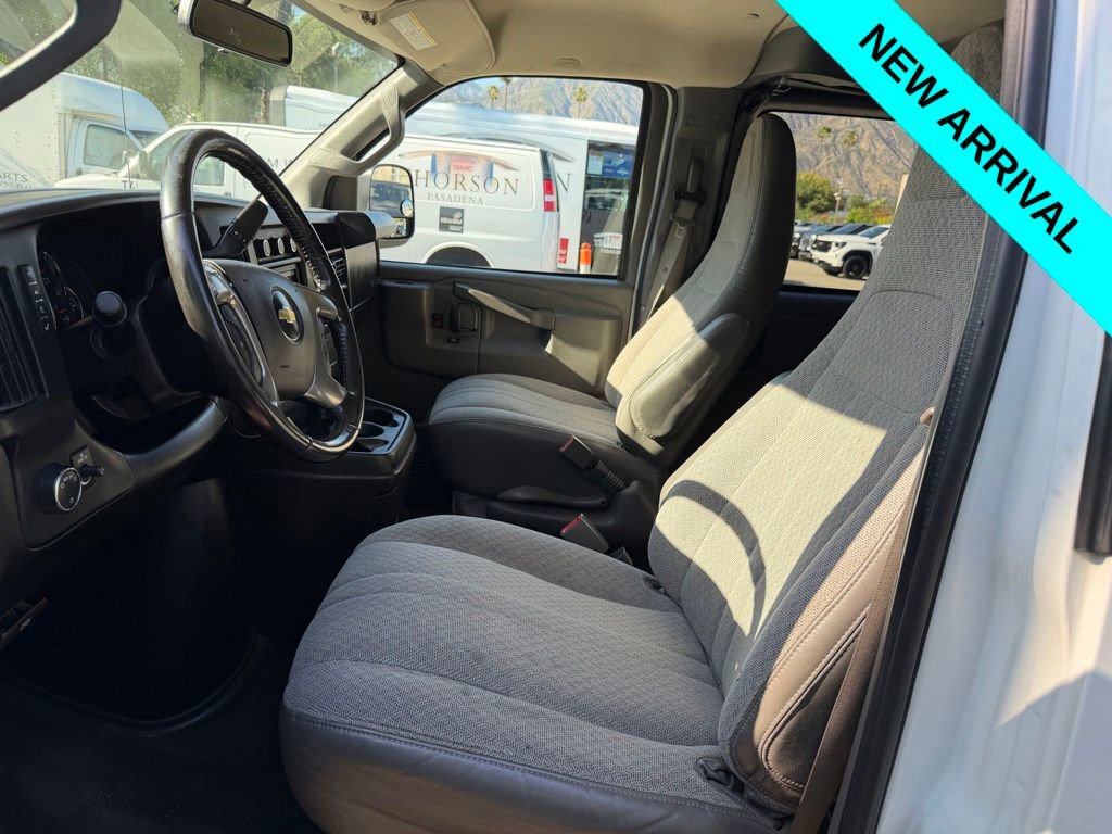 Used 2017 Chevrolet Express 3500 LT w/ LT Preferred Equipment Group image 5