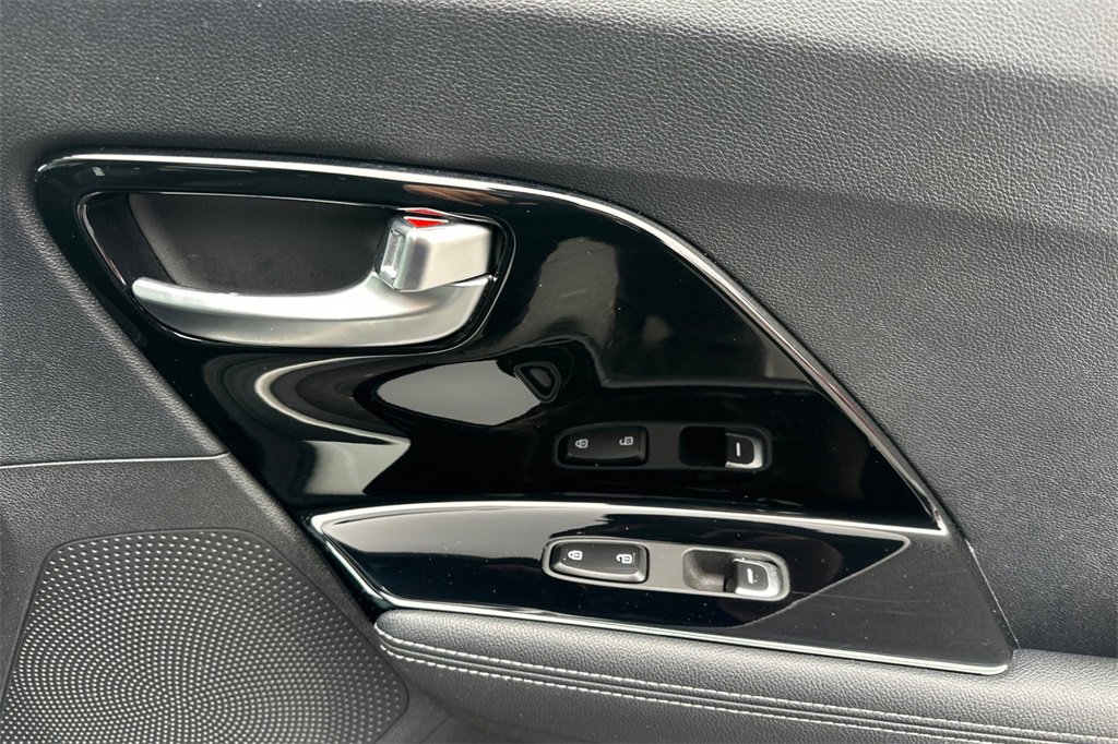 Used 2021 Kia Niro Touring image 21