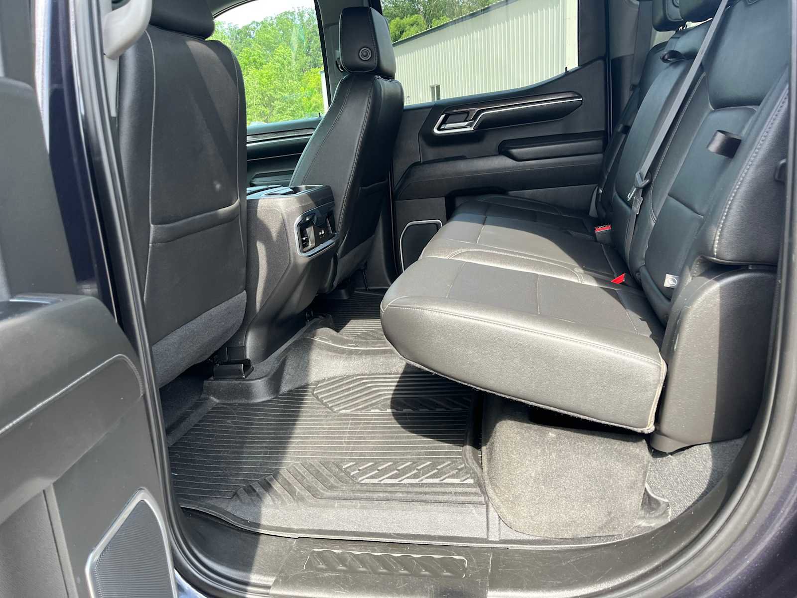 Used 2022 Chevrolet Silverado 1500 LTZ AWD/4WD image 8