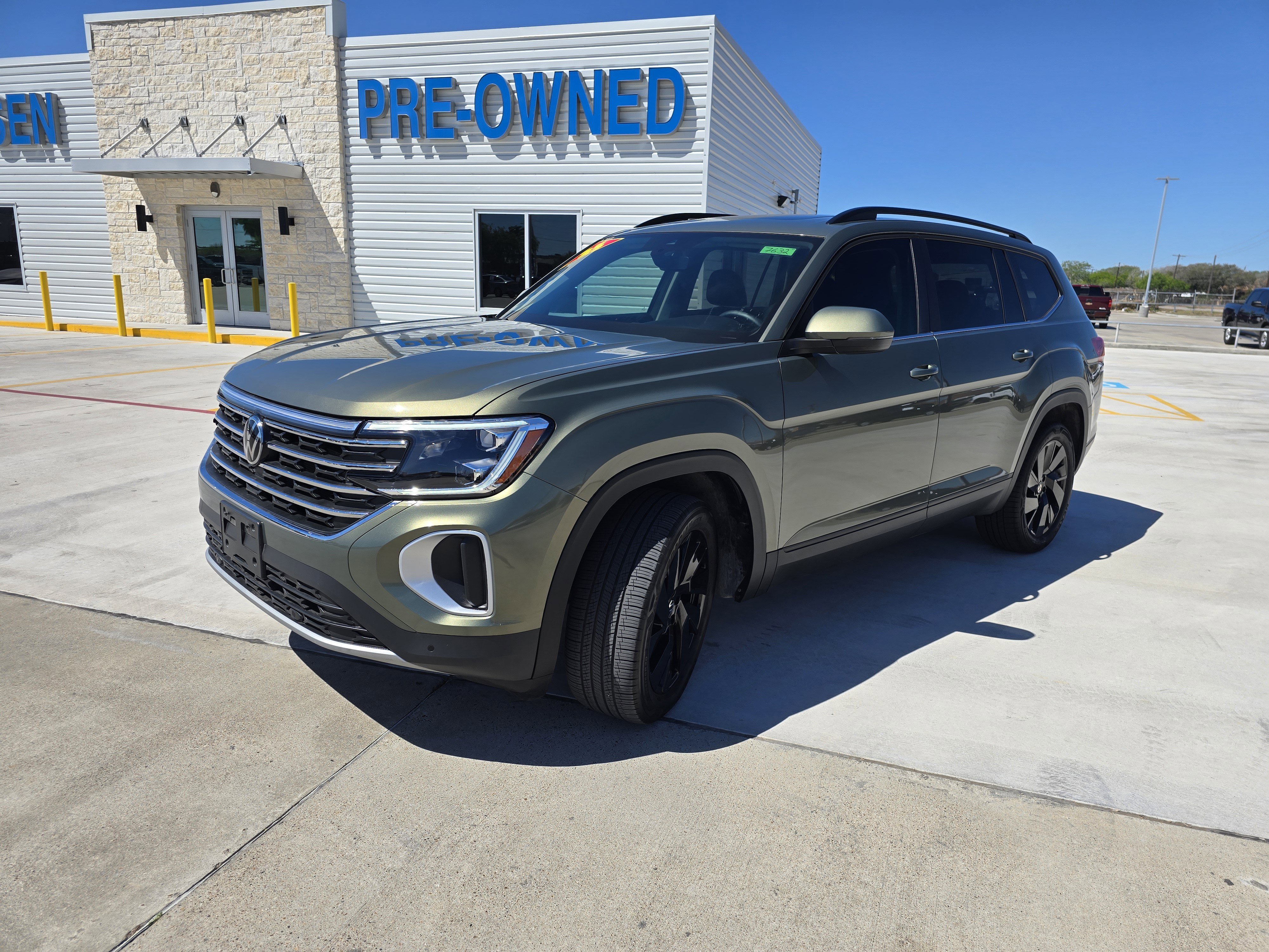 Used 2025 Volkswagen Atlas SE image 7