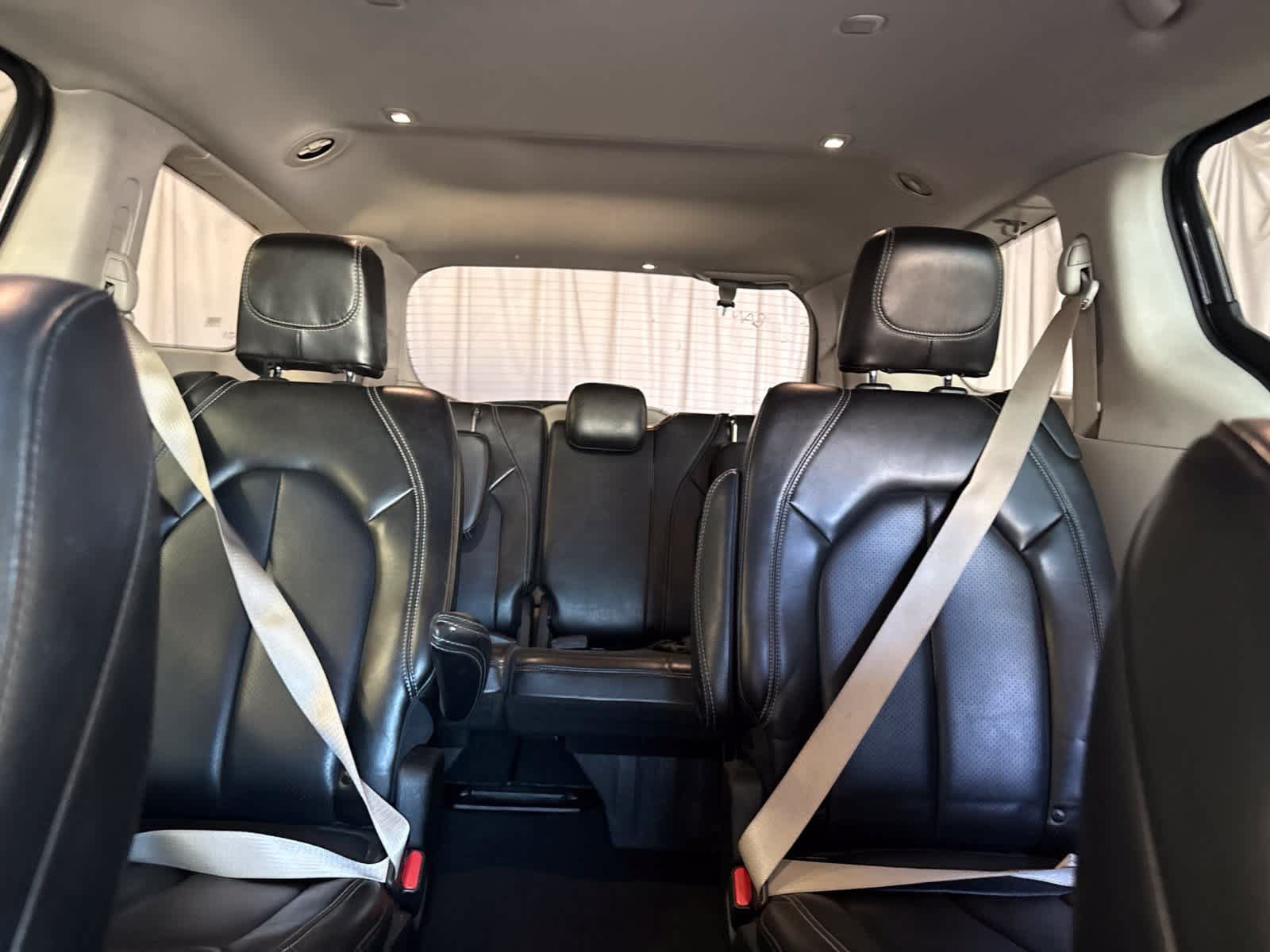 Used 2023 Chrysler Pacifica Touring-L FWD image 21