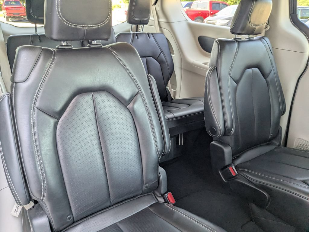 Used 2024 Chrysler Pacifica Touring-L FWD image 29