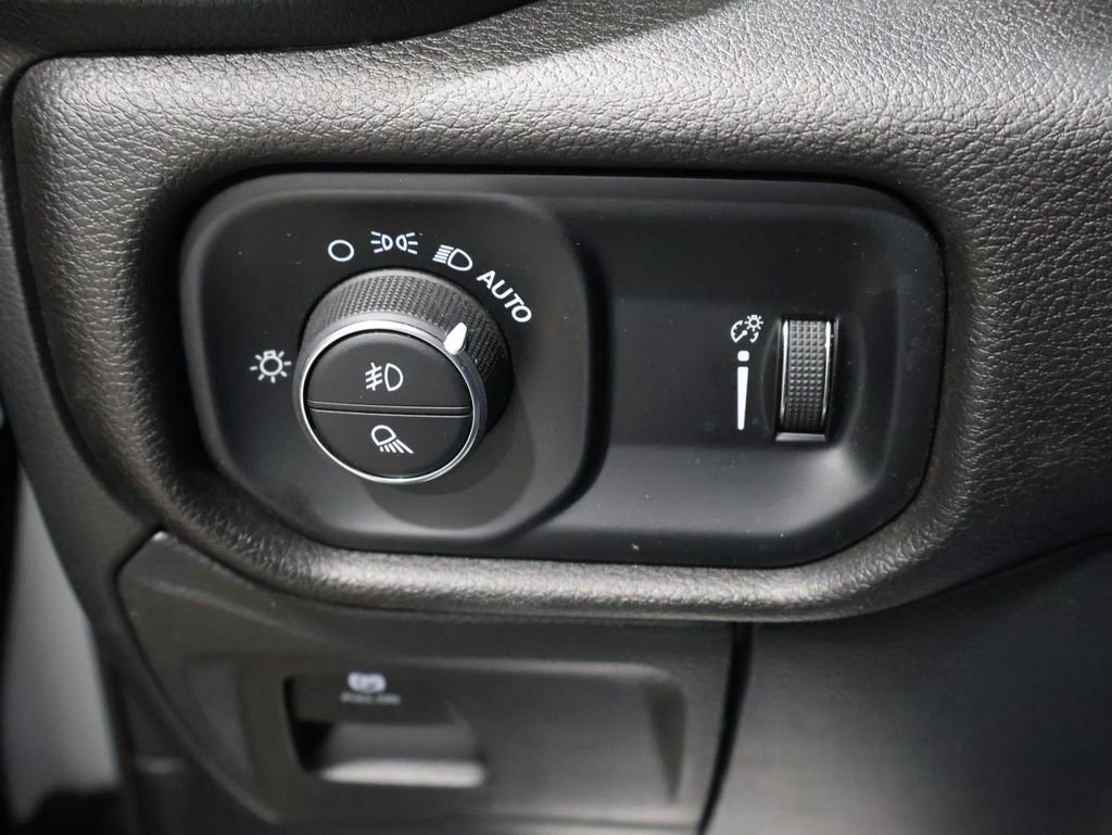 Used 2025 RAM 1500 Tradesman image 32