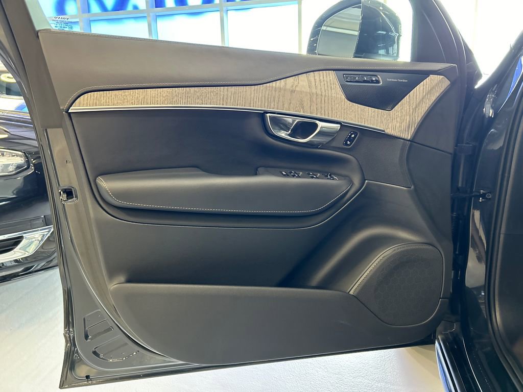 Used 2022 Volvo XC90 T6 Inscription w/ Climate Package AWD/4WD image 9