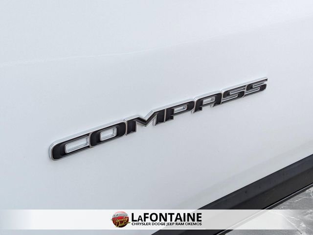 Used 2025 Jeep Compass Limited image 10