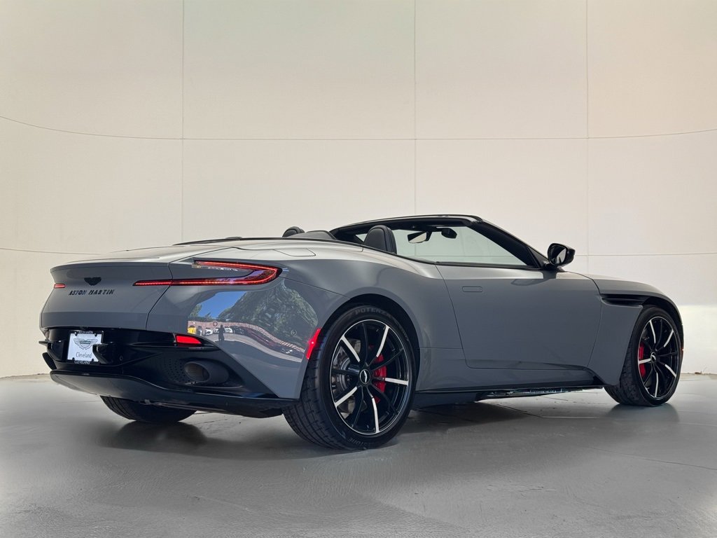 Used 2023 Aston Martin DB11 Volante image 3
