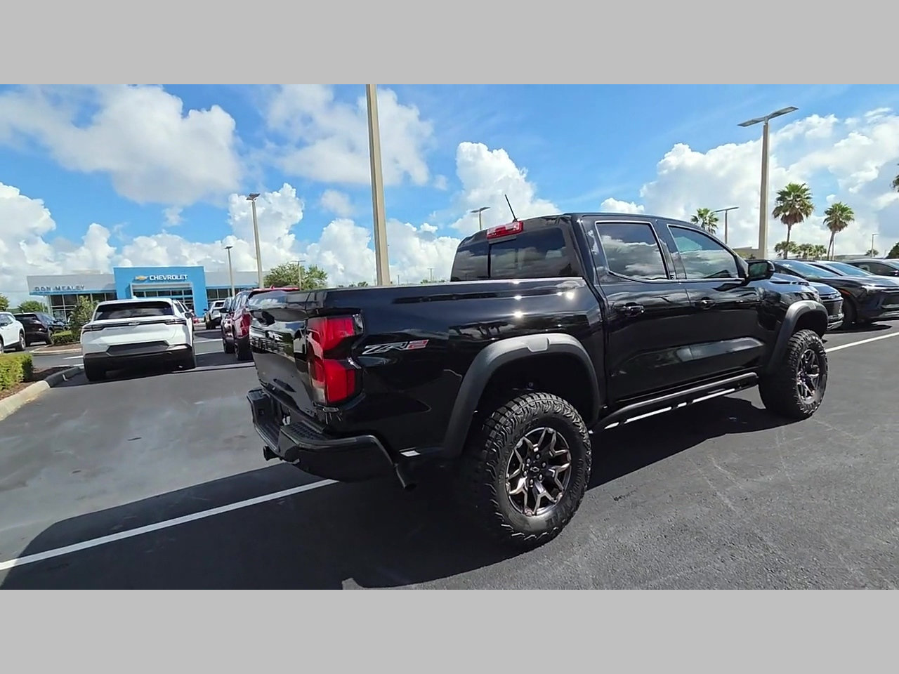 New 2026 Chevrolet Colorado ZR2 w/ Technology Package AWD/4WD image 21